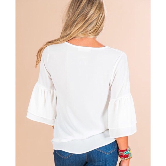 🎉HP 8/22🎉NEW SIZE S Impressions Bell Sleeve White Shift Top - Picture 4 of 5